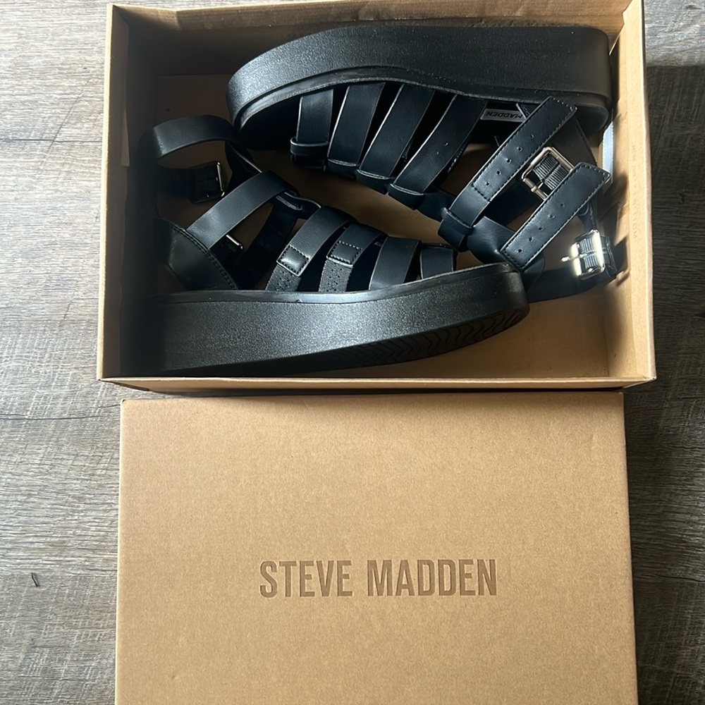 Steve Madden Buzzing Platform Sandals, Size 7 in Black